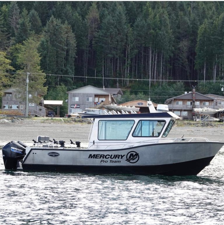 boat with cabin