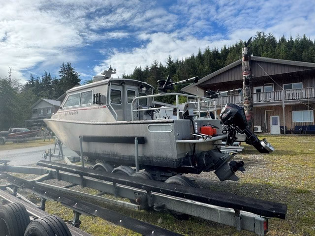 2003 25ft Ironwood Welded Aluminum Boat Package – Volvo Diesel & 2025 Mercury Kicker - Image 3