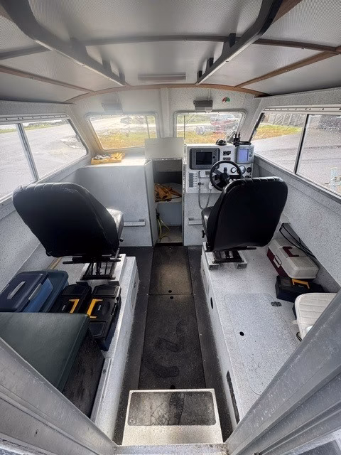 2003 25ft Ironwood Welded Aluminum Boat Package – Volvo Diesel & 2025 Mercury Kicker - Image 6