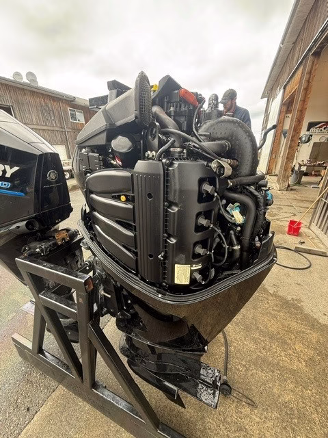 2019 Mercury 300 HP XXL Verado DTS Outboard – Excellent Compression – New Outdrive/Leg - Image 3